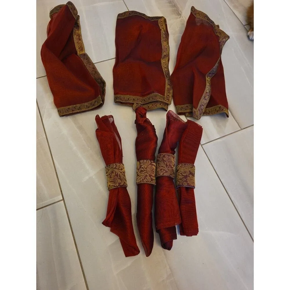 4 Christmas Red Embroidered Square Napkins With Napkin Rings 18